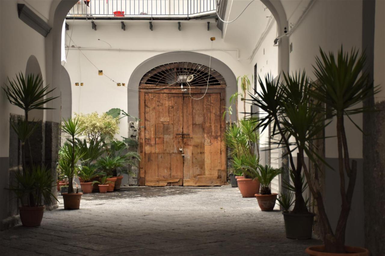 Varriale House Parking Free Small Car Napoli Ngoại thất bức ảnh
