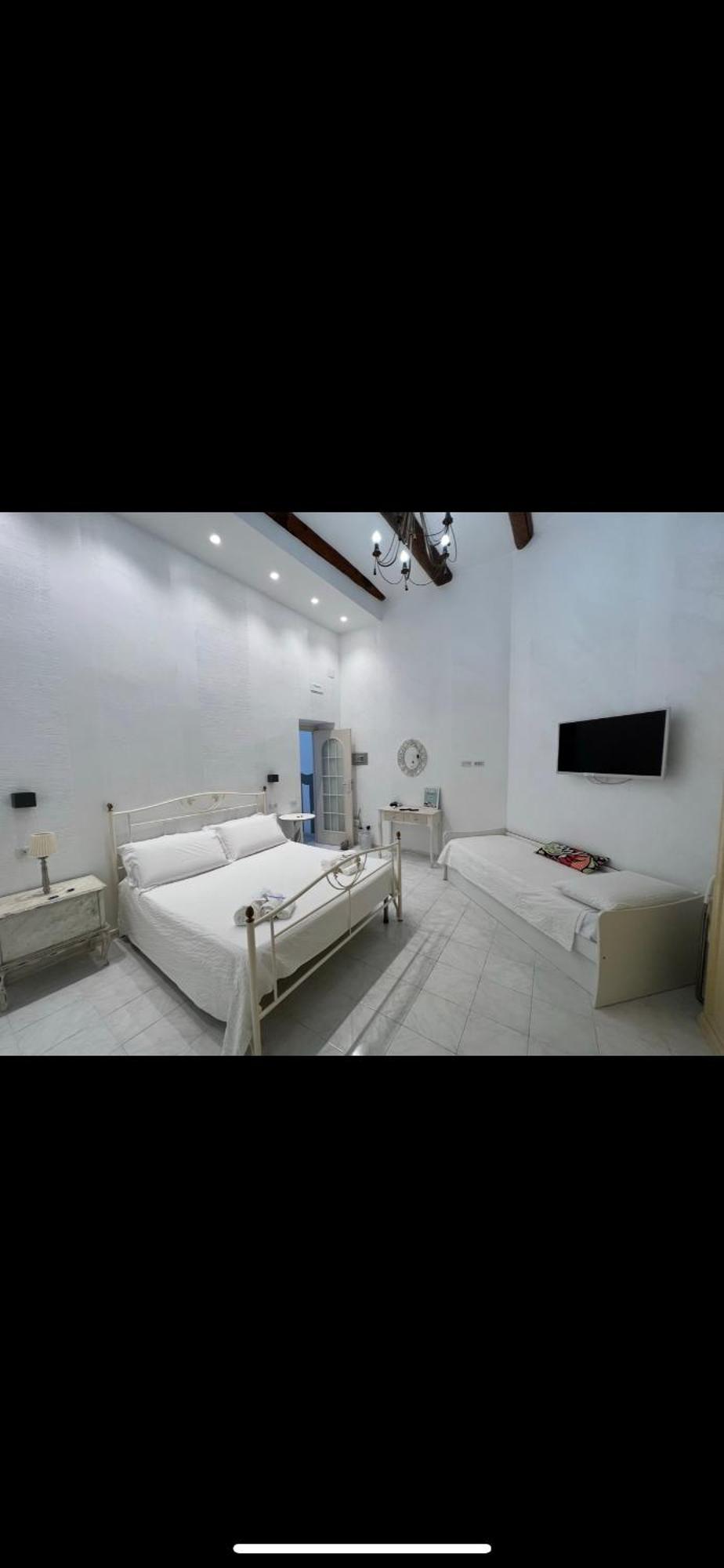 Varriale House Parking Free Small Car Napoli Ngoại thất bức ảnh